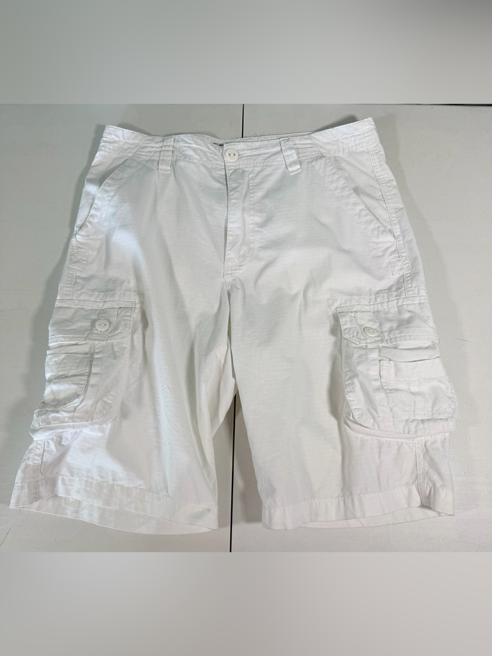 Vtg Y2K Mission Bay White Cargo Shorts Size 32 Looser Fit/Mid Rise--12